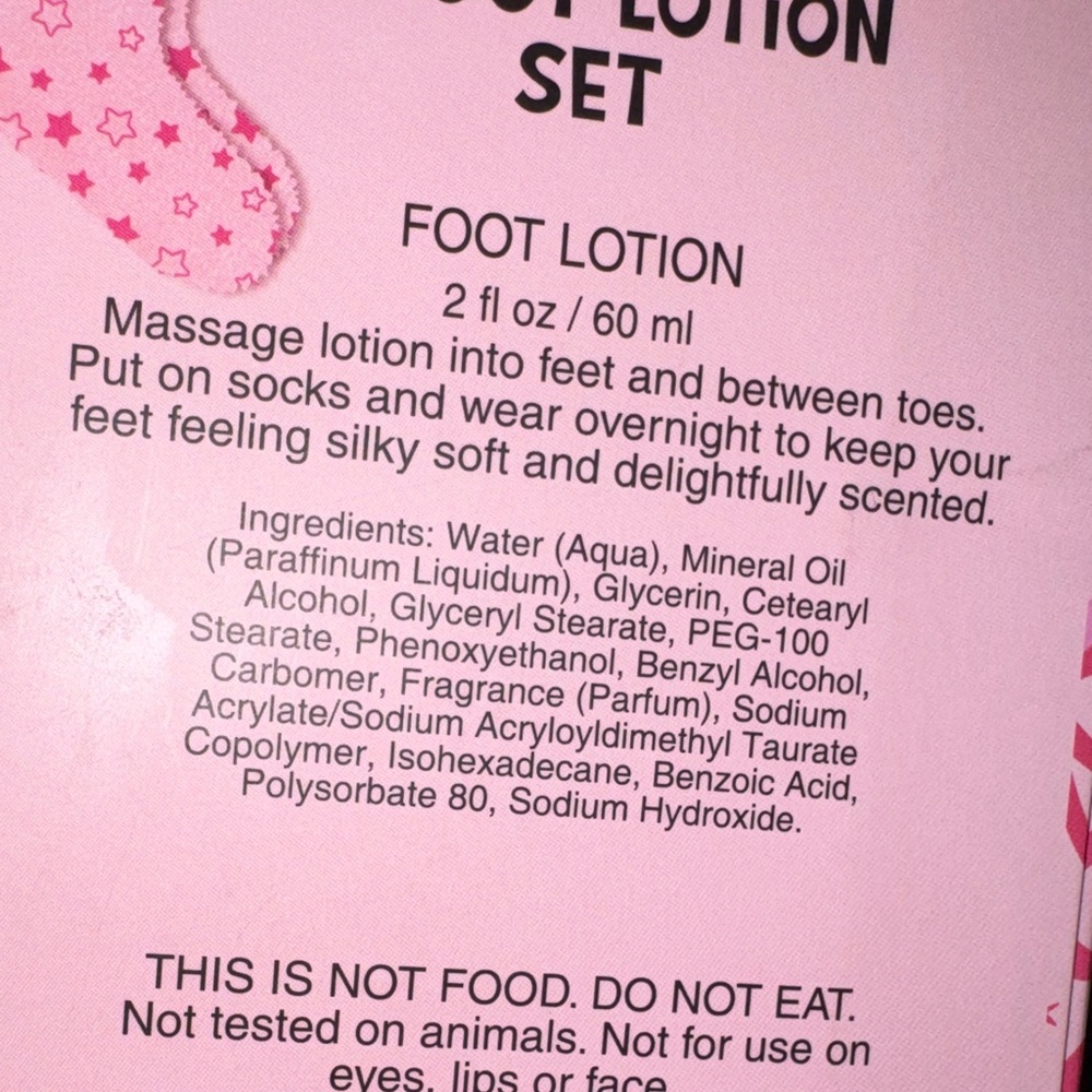 Simple Pleasures- Candy Dream Ultra Plush Socks & Foot Lotion Gift Set 🎀🧦 - Picture 5 of 9